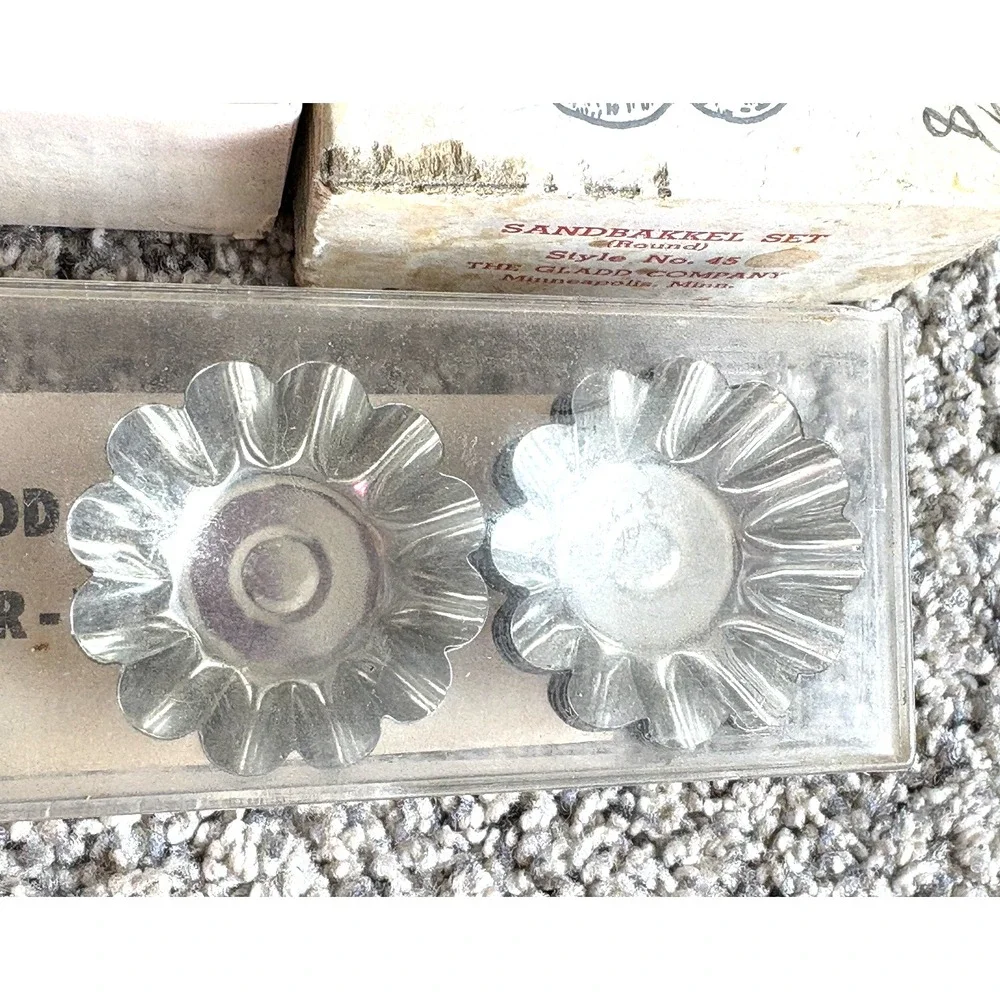 Sandbakkelse metal tart mold ( 15) Sunbuckle, also set 11 of 1